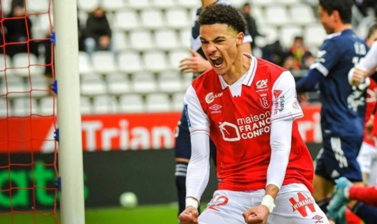 法媒:巴黎提交对埃基蒂克首个口头报价,2700万欧+浮动奖金