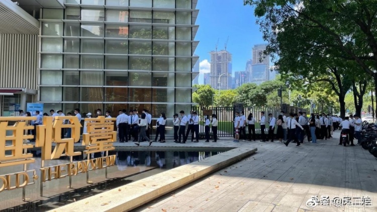 网传郜林出售豪宅?️中介人员排起长龙 叫价1.45亿单价33万/㎡