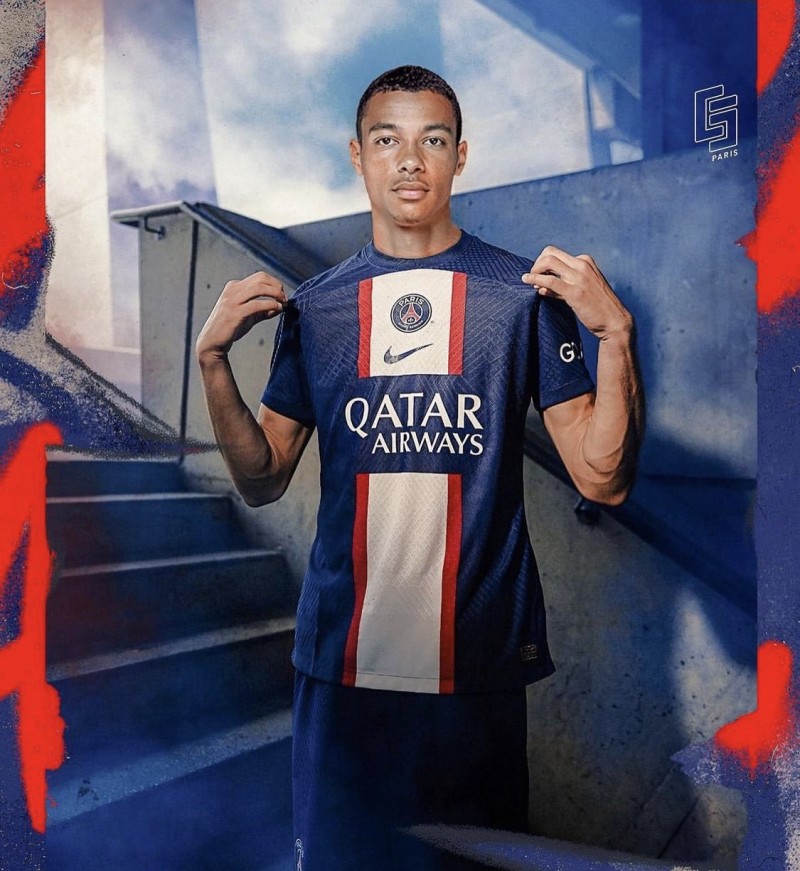 Here we go!罗马诺:巴黎3000万欧+浮动签20岁兰斯中锋埃基蒂克