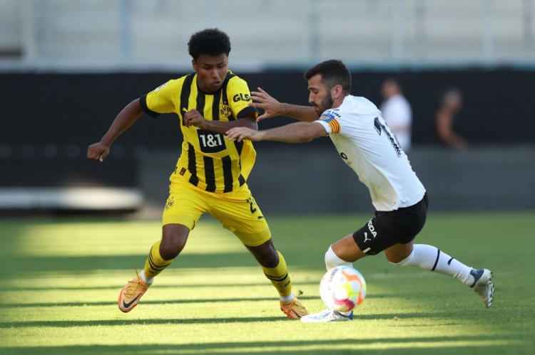 阿德耶米:阿莱的空缺能在内部填补 希望能和偶像罗伊斯合作愉快