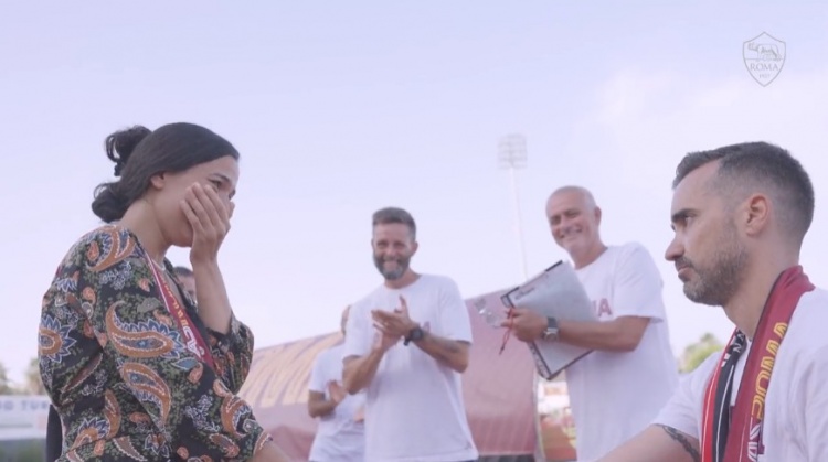 这狗粮可以吃!穆帅解锁新成就:求婚见证人?