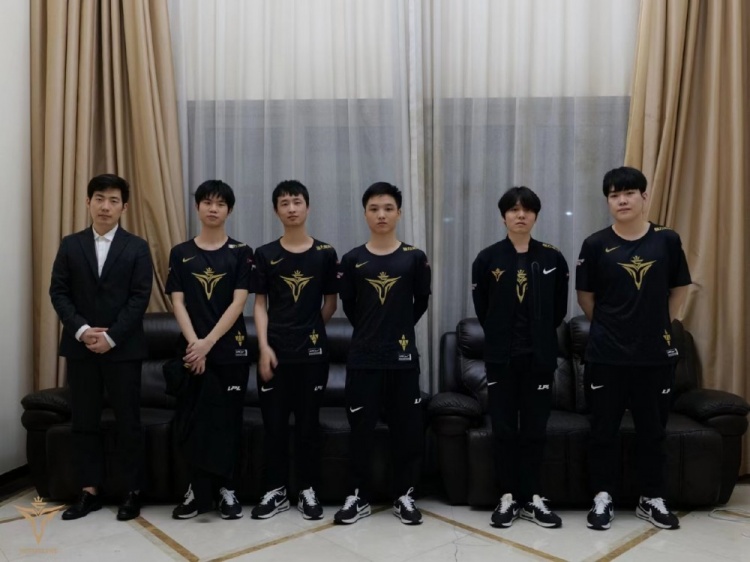 V5赛后群访 Rich：希望季后赛能打好 能够进入决赛