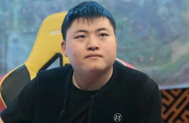 Uzi锐评EDGvsRNG:猪狗大战这辈子都不会有了