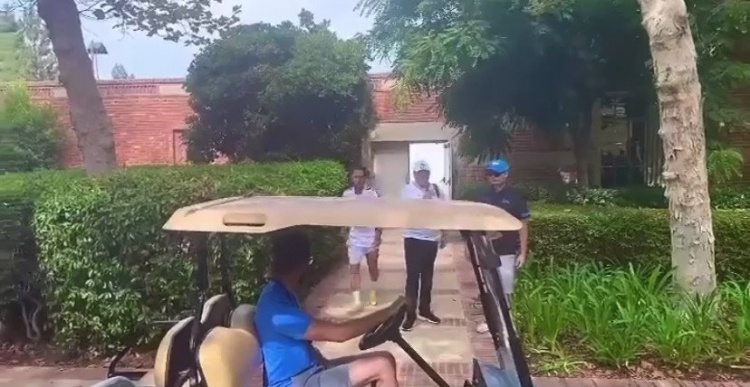 球迷对阿扎尔呼喊“我们相信你”,阿扎尔:我也相信我自己