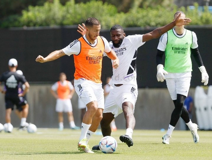 记者:阿扎尔能出战巴萨,这将是他加盟皇马后首次迎战巴萨