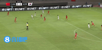 ?我是谁，我在哪？秋孝柱连续转身过人后没找到球，最后被解围