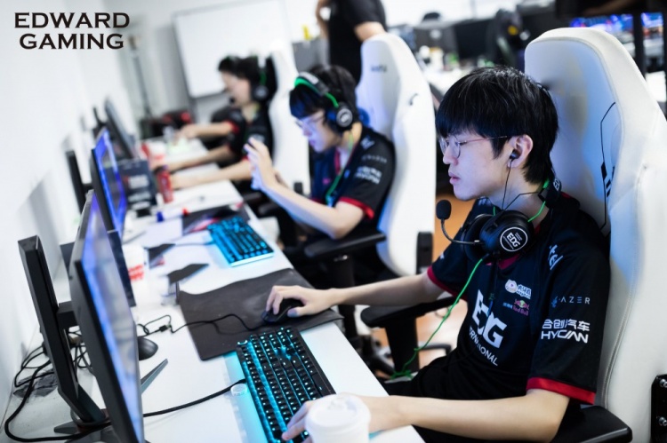 四叔被研究透了？Jiejie和Junjia谁更适合目前的EDG战术体系？