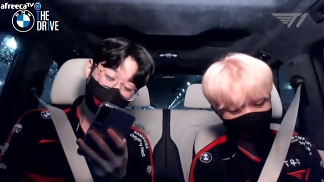 直播问答:Keria认为JDG和V5下路很强 Zeus认为Rich选手打的很好