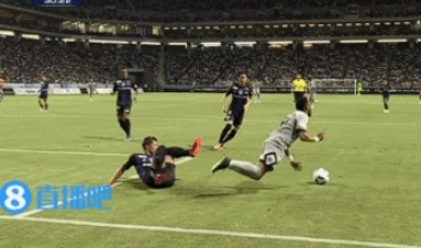 邮报评内马尔“假摔”：无助减弱对他跳水运动员的印象，令人尴尬