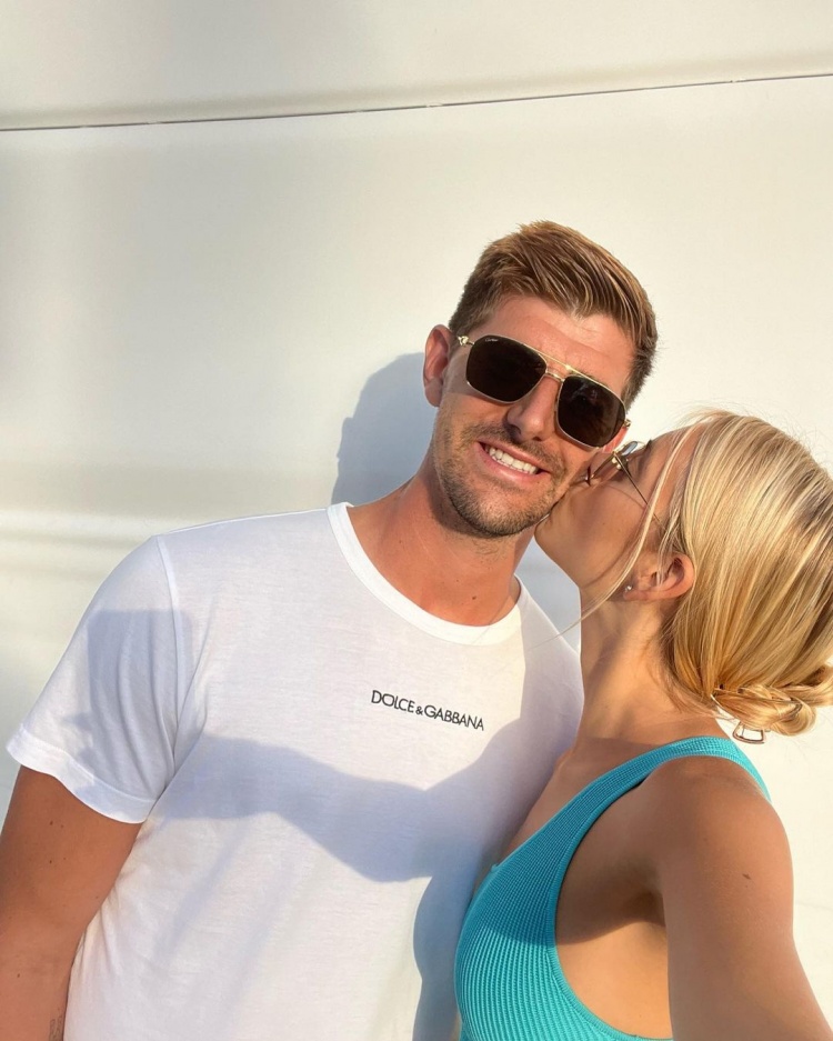 【上火慎点】猪哥一般是不虐狗的,除非...库尔图瓦女友