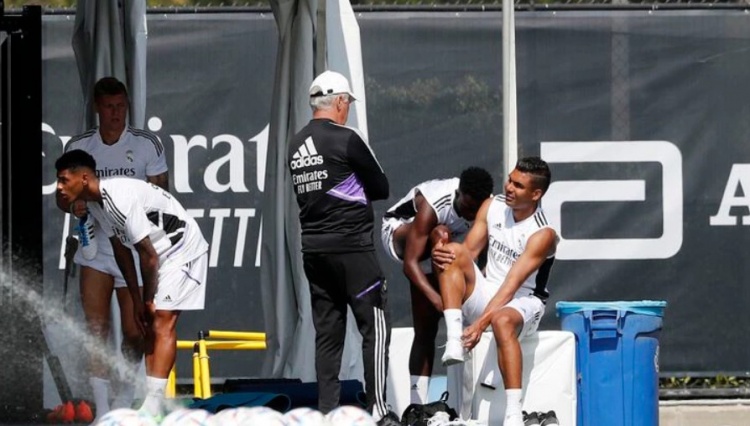 阿斯:卡塞米罗仍会是安切洛蒂的首发人选,教练认为新人还要适应