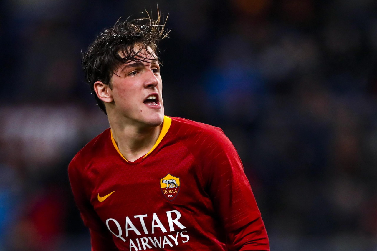 都体:扎尼奥洛没在罗马训练场外与球迷合影并签名,他只想去尤文