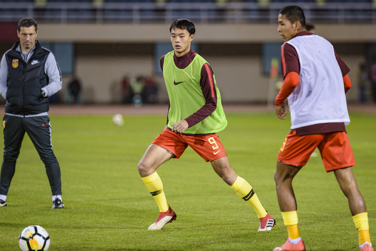 体坛：刘若钒归来训练积极主动 扬科维奇考察申花新星新角色