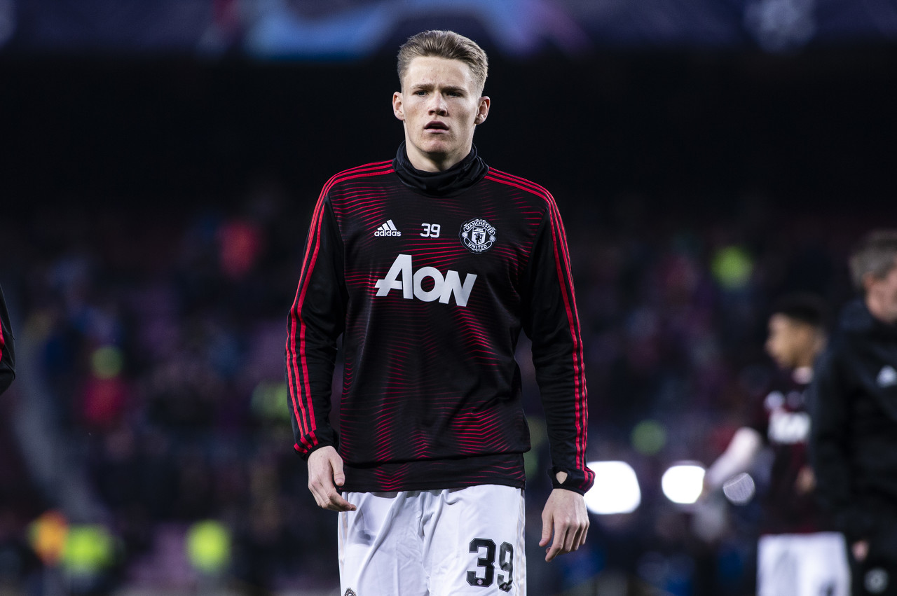 西尔维斯特:曼联应签下顶级中场,以取代麦克托米奈的首发位置