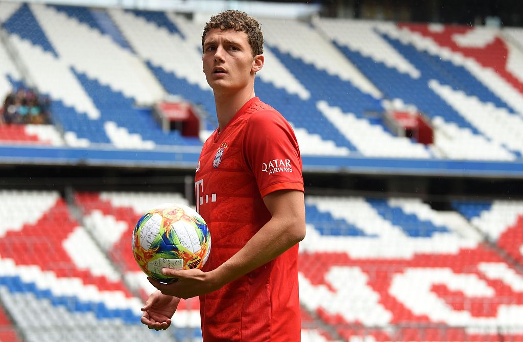 记者:帕瓦尔愿考虑离队,拜仁要价2500万到3000万欧