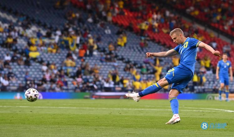 记者:津琴科加盟枪手谈判进展顺利,曼城正和阿森纳讨论转会费