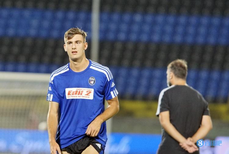 迪马:阿贾克斯签卢卡达协议,后者将成为球队队史首位意大利球员