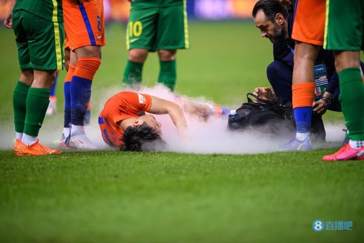 吴兴涵谈重伤:一个人去德国做手术,缝了25针手术后4天就出院