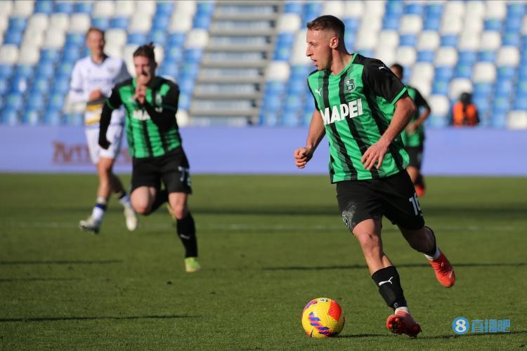 意媒:罗马再次接触萨索洛,为弗拉泰西报价2000万欧+球员