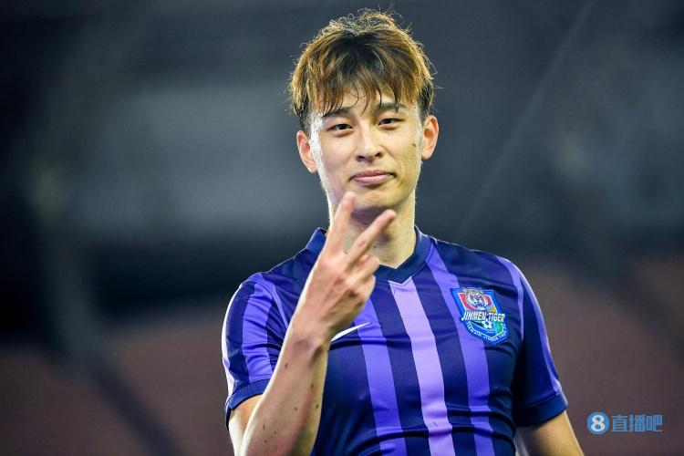 巴顿:目前我恢复得不错,作为职业球员应对训练、比赛多些期待