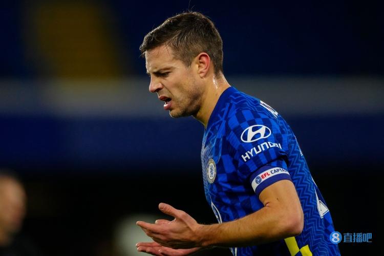 记者:巴萨与切尔西就AZP的转会谈判取得进展,有望低价完成交易