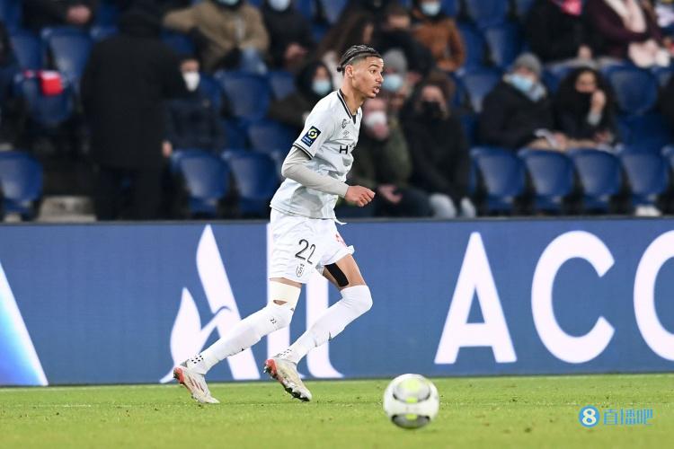 兰斯主席：埃基蒂克一直都尊重俱乐部，很高兴让他去实现梦想