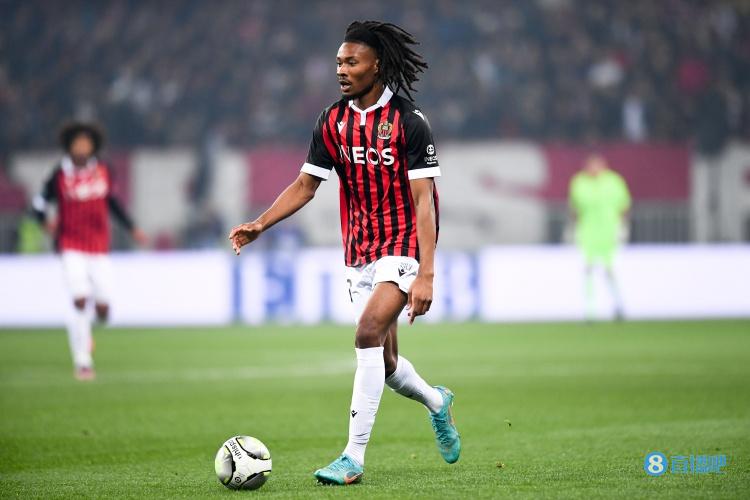 队报:坎波斯有意为巴黎引进尼斯21岁中场图拉姆