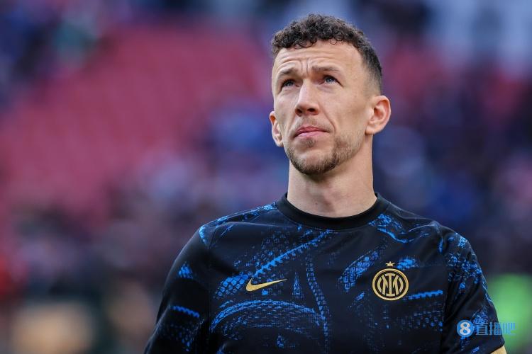 佩里西奇社媒称曾效力国米是种荣誉,卢卡库回复:我的好兄弟