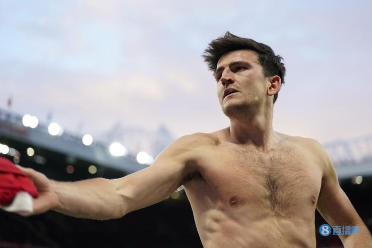 效果如何？曼联8年4任主帅引进6名中卫，花费超2.7亿欧