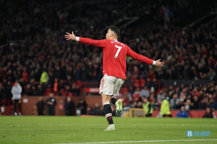 ESPN谈巴黎拒绝C罗原因:没有足够薪资空间+担心球队没有位置