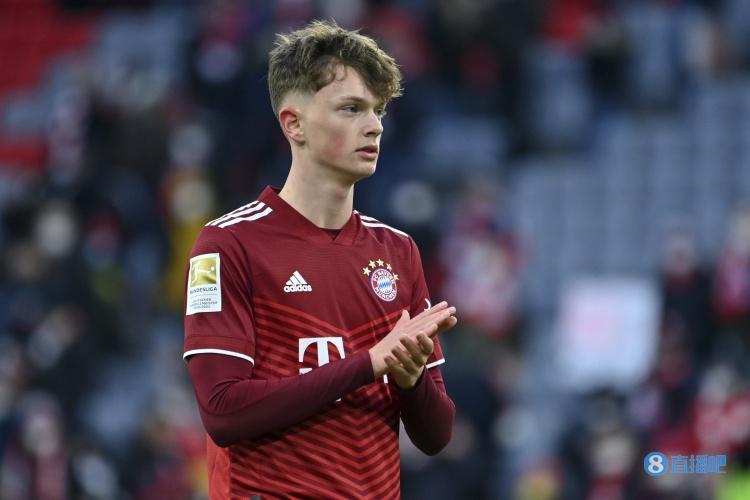 踢球者:16岁万纳尔和18岁维多维奇已升上拜仁一线队