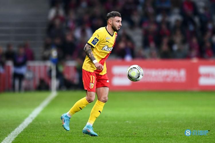 标准晚报:曼联加入克劳斯争夺战,将与切尔西等队竞争