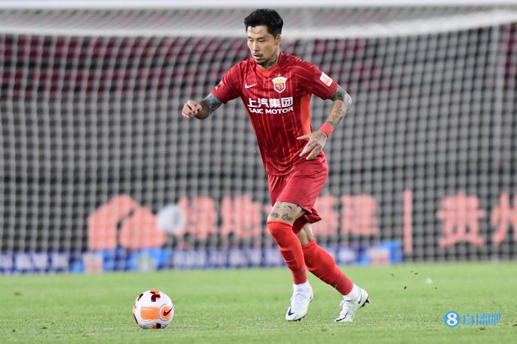 海港官方:张琳芃左膝内侧副韧带损伤,计划明日离开大连赛区