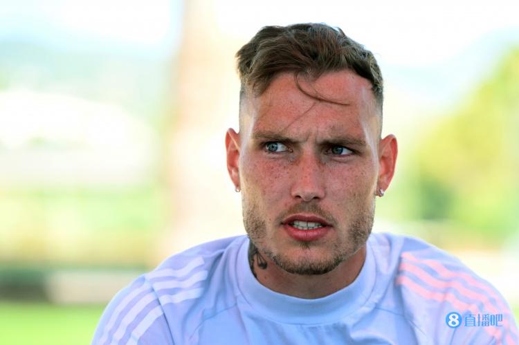 罗马诺:莱比锡签劳姆只差最后步骤,双方已就个人条款达成一致