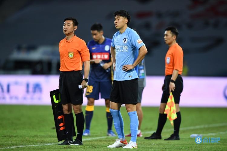 足球报:足协“内部批评”了大连人与广州城一战的第四官员