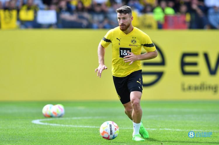 多特新援厄兹詹:球队在欧冠和德甲都有很高目标,这让我们很兴奋