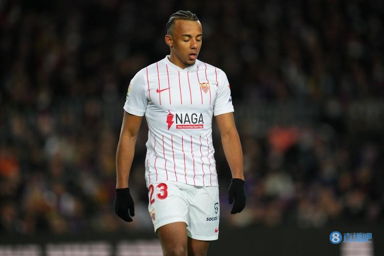 记者：切尔西正全力签孔德，塞维向巴萨表示不接受比蓝军低的报价