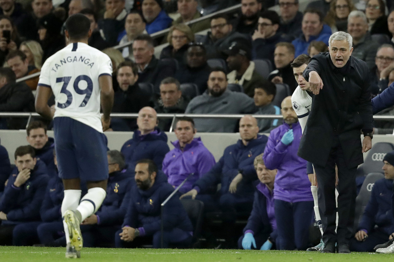 米体:米兰希望租借+买断引进坦甘加,备选是恩迪卡