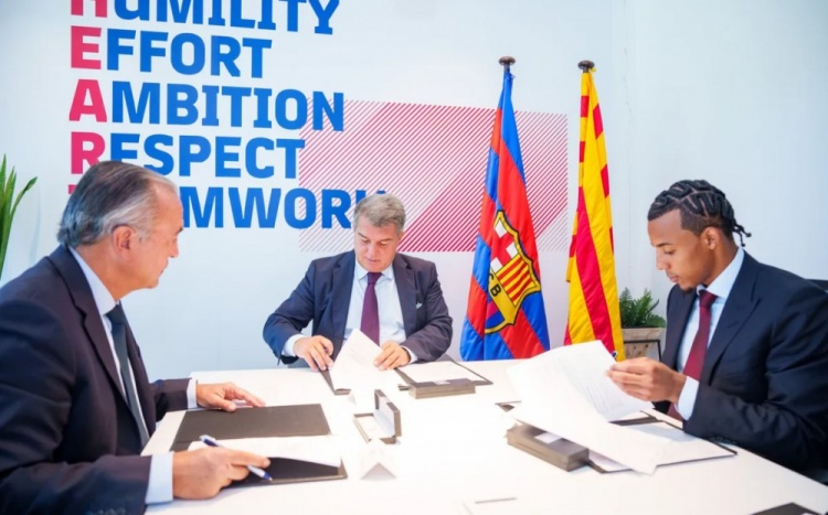 【足坛图志】红蓝铁闸——巴萨新援孔德