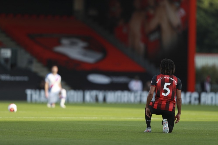 邮报：伯恩茅斯新赛季英超联赛将不会进行单膝下跪行动