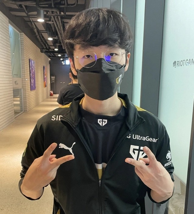 Peanut:有一些只有T1能玩的英雄,对此准备了针对性的BP环节