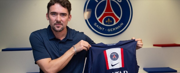 前江苏女足主帅告别中国:中国球员很出色,她们是发展足球的先锋