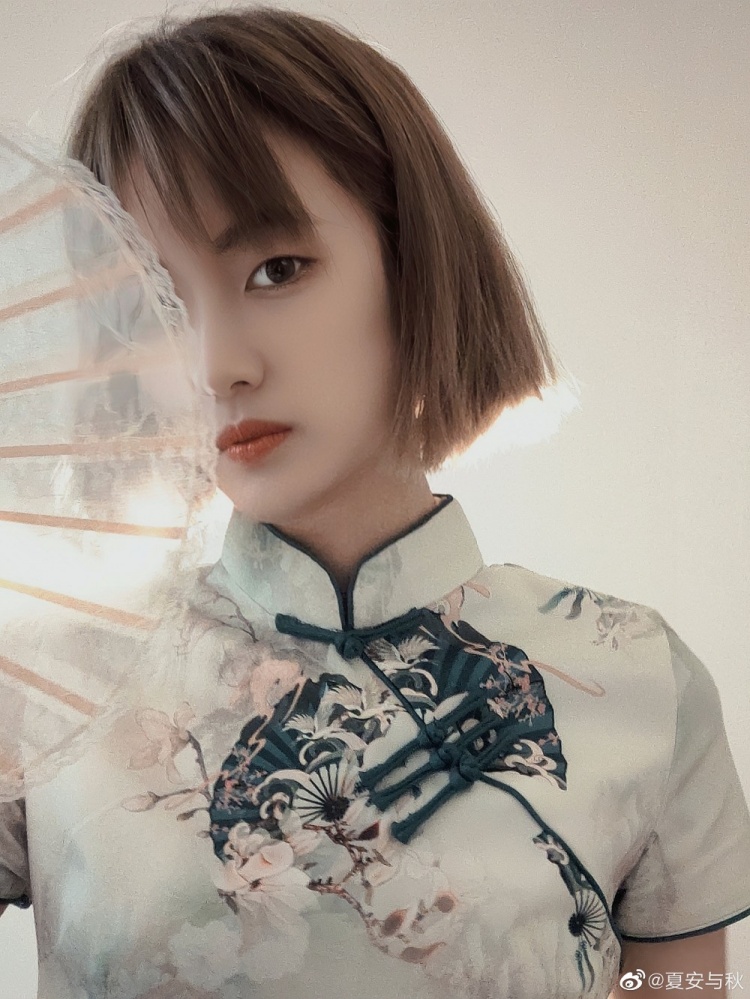 主持夏安晒照:美好一周从拍照片开始