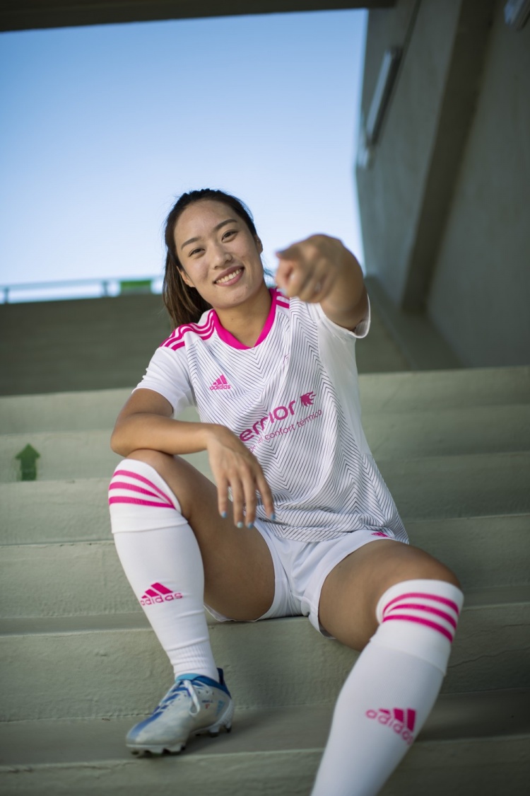 中国女足西甲首人!官方:唐佳丽加盟马德里CFF,身披10号球衣