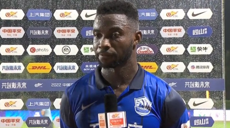 沧州外援奥斯卡:对方密集防守给很大限制,我这场比赛尽力了