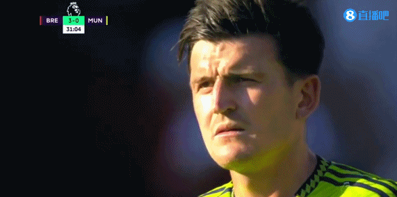 开场30分钟大比分落后,曼联球员一脸崩溃,C罗拍腿懊恼?