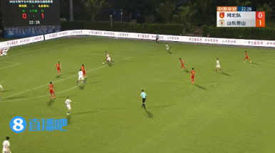 太强了!克雷桑辗转腾挪送出助攻,费莱尼门前一蹴而就