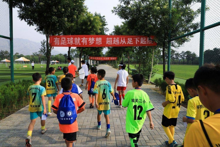 全国校足办主任王登峰：校园足球7年发展，5500万名学生参与