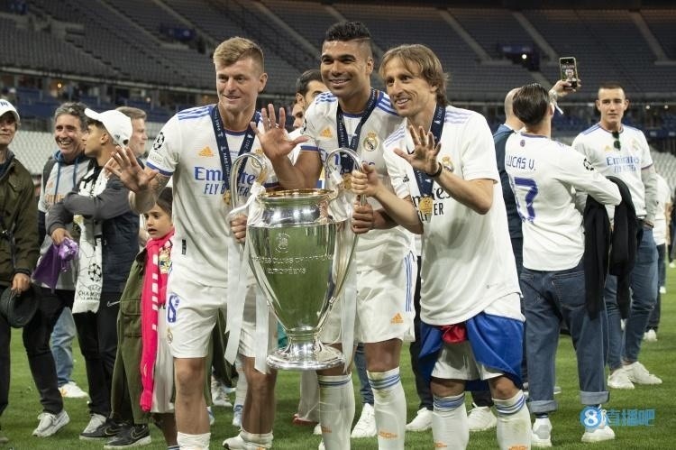 以欧冠王者之名,典礼中场铸就时代经典