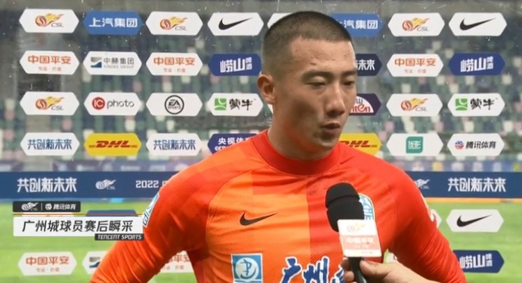 韩佳奇:赛前后勤团队专门分析张玉宁的点球,我们与国安势均力敌